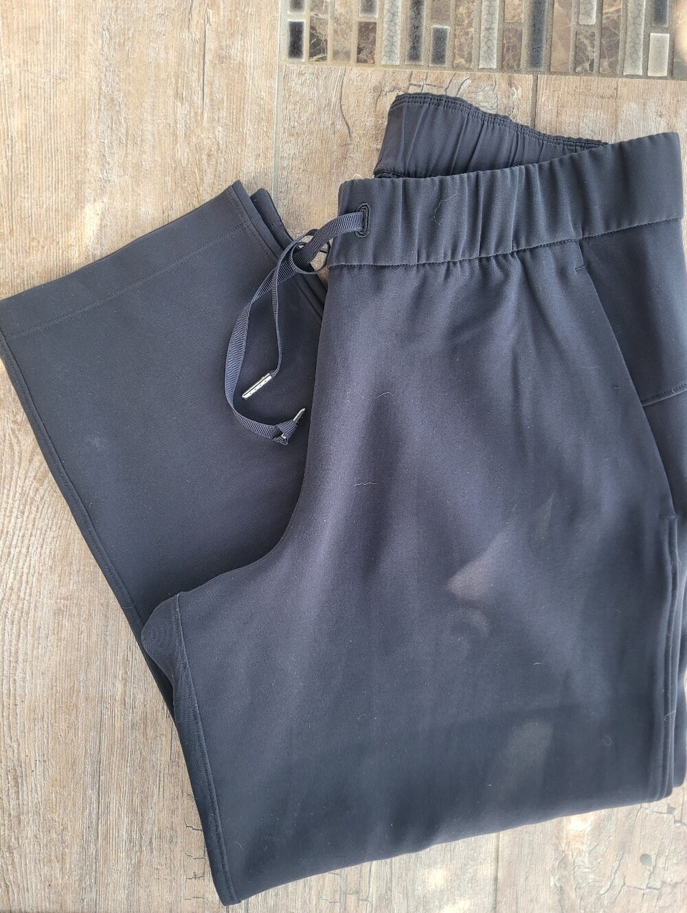Lululemon On The Fly Crop Woven 23" Black Size 8